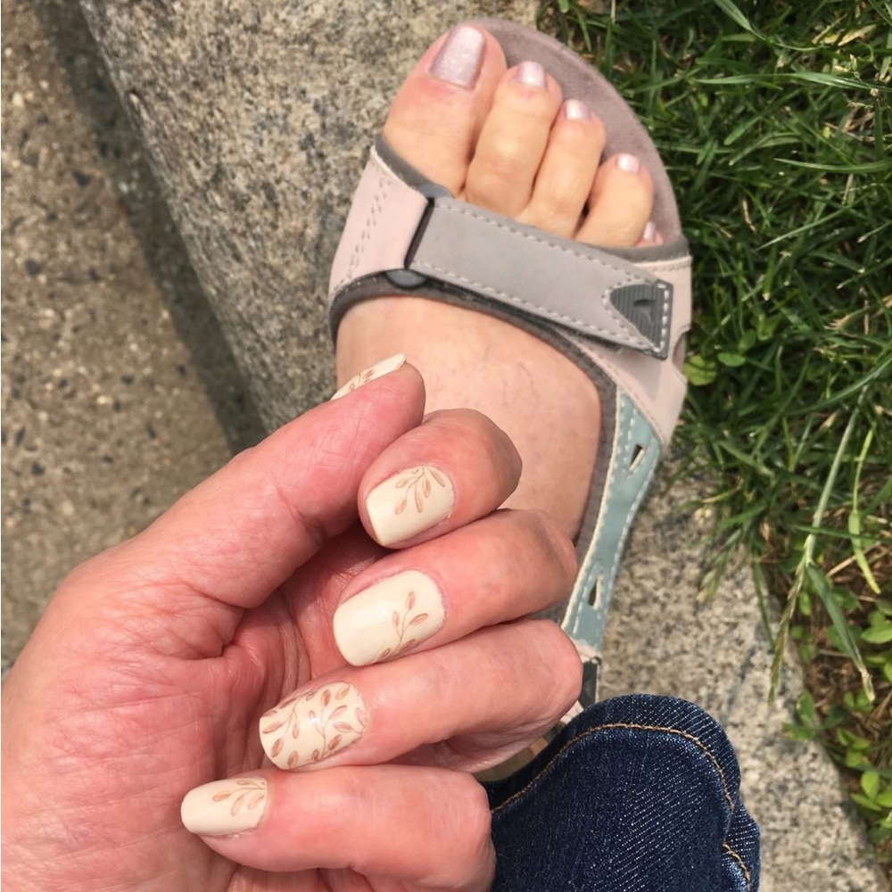 *Exclusive* Color Street Prairie Picnic | Floral Leaf Blue Clear Overlay Fall - Picture 8 of 10